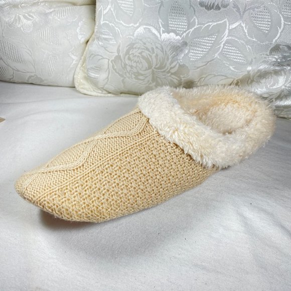 NEW! Loft Living Memory Foam Slippers - Picture 4 of 6